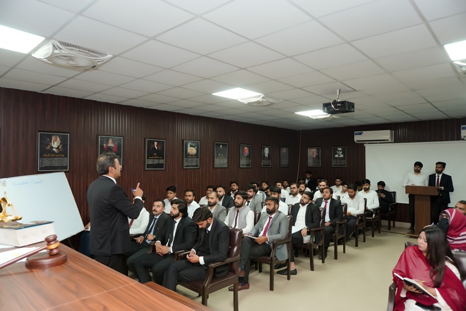  Weekly Law Lecture at USKT